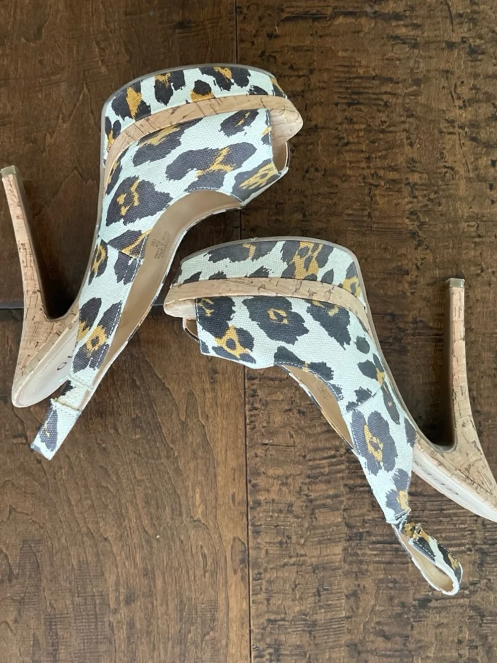 Guess leopard cheetah print sling back platform heels Sz. 8